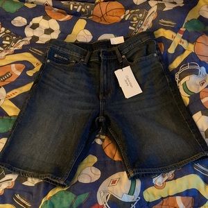 NWT Calvin Klein Jeans Short Size 32